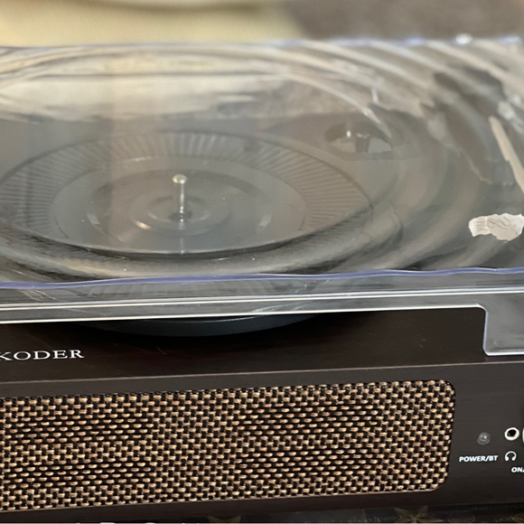 New WOCKODER KD-2008BL
Record Player Turntable
Wireless Portable LP
Phonograph - Picture 3 of 4